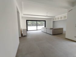 Prestigiosa Villa Nuova Arredata + Piscina + Garage Mortara