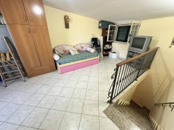 Casa Indipendente Ristrutturata Su Quattro Livelli Favazzina 100 Mq