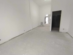 Appartamento Indipendente Da Rifinire 104 Mq + Cortile 40 Mq + Terrazzo 92 Mq Corso Garibaldi