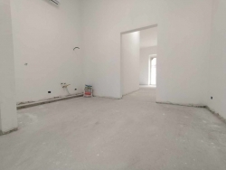 Appartamento Indipendente Da Rifinire 104 Mq + Cortile 40 Mq + Terrazzo 92 Mq Corso Garibaldi