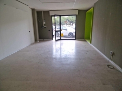 Locale Commerciale C1 Viale Calabria 56 Mq