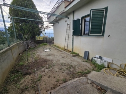 Villa Indipendente Su 3 Livelli 296 Mq + Giardino 1.000 Mq Aretina