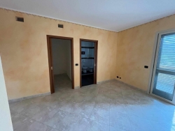 Duplex Ristrutturato 2 Livelli 280 Mq + Veranda 100 Mq + Terrazzo 80 Mq Posto Auto Contrada Maldariti