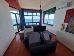 Ampio Appartamento In Villa Con Veranda Panoramica Sul Mare Punta Pellaro