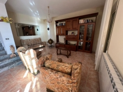 Villa a Schiera Su Quattro Livelli Montebello Jonico 440 Mq